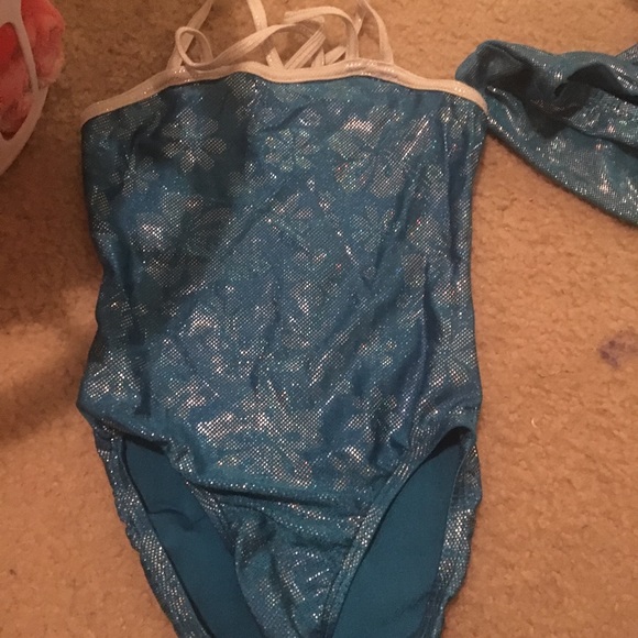 Leotards - Picture 2 of 6